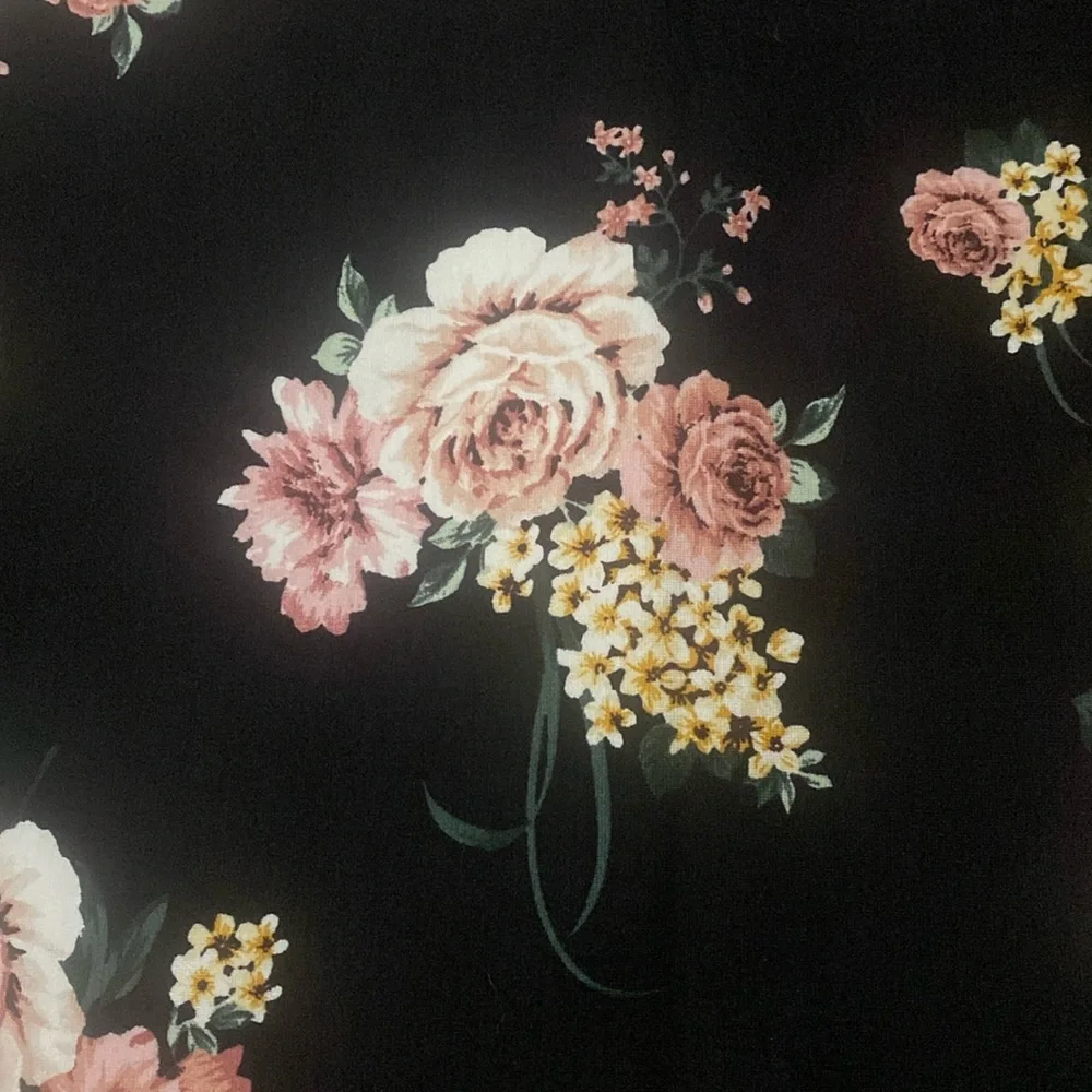 NWT Torrid Floral Premium Ponte Skirt - Picture 4 of 8